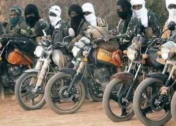 El-Kaide’nin Batı Afrika kolu JNIM, Burkina Faso’daki IŞİD militanlarına operasyon düzenledi.